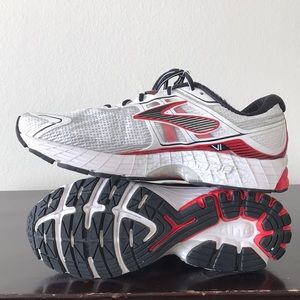 Brooks Ravenna tennis shoes size 10.5